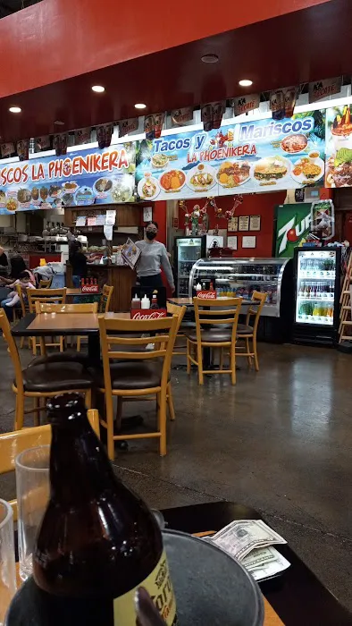 Tacos y Mariscos La Phoenikera Picture 3
