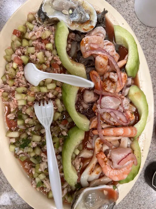 Tacos y Mariscos La Phoenikera Picture 7