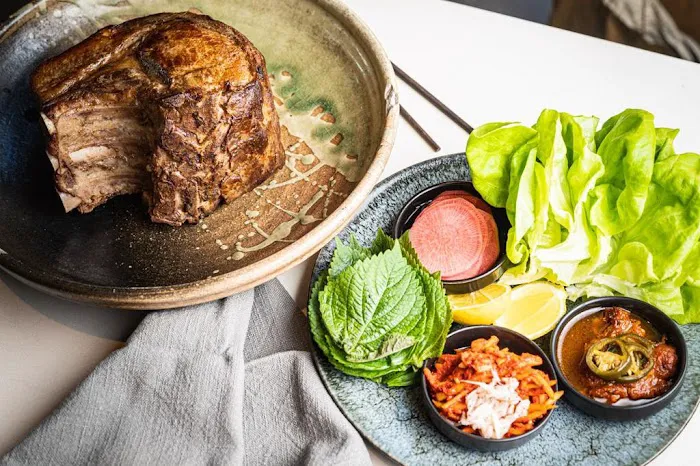 BISUTORO Sushi Bar Grill Picture 2