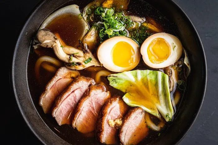 BISUTORO Sushi Bar Grill Picture 8