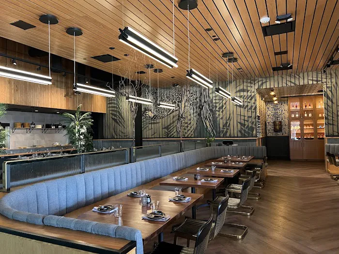 BISUTORO Sushi Bar Grill Picture 9