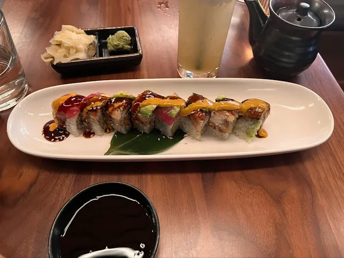 BISUTORO Sushi Bar Grill Picture 10