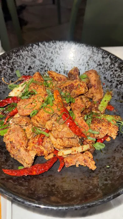 BISUTORO Sushi Bar Grill Picture 4