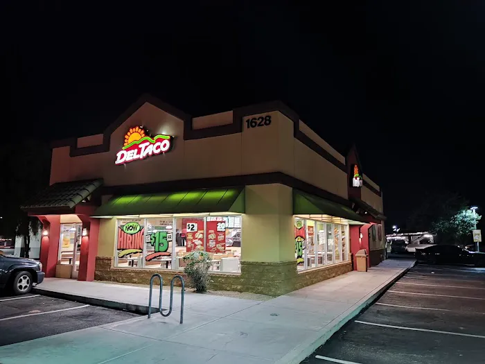 Del Taco Picture 2