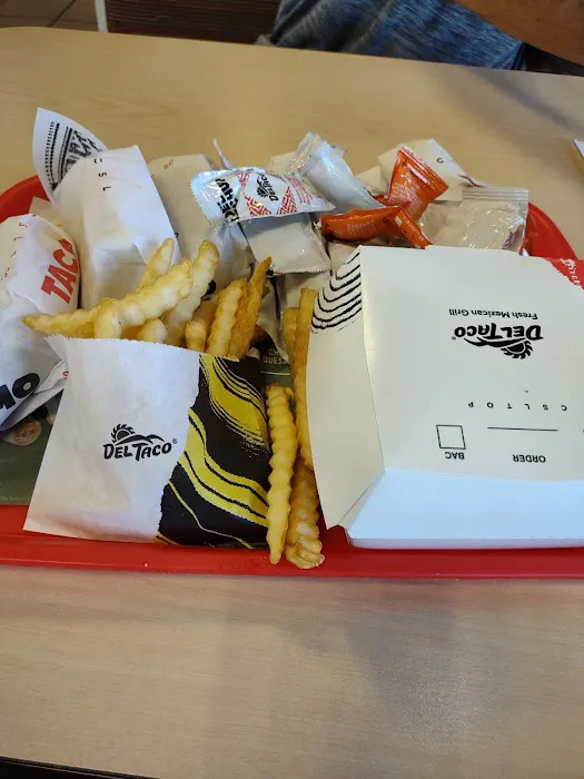 Del Taco Picture 5