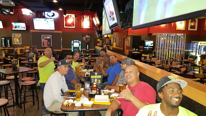 Buffalo Wild Wings Picture 9