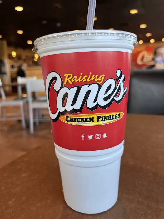 Raising Cane's Chicken Fingers Picture 4