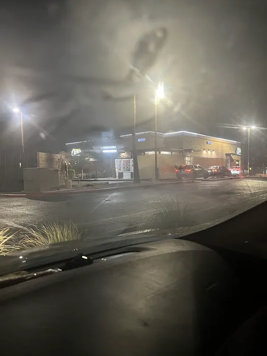 Raising Cane's Chicken Fingers Picture 2