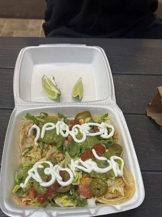 El Paisano Market Picture 6