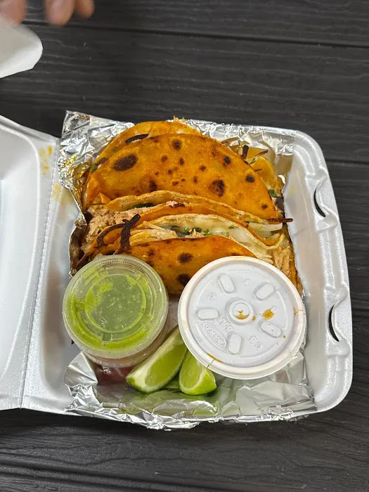 El Paisano Market Picture 2