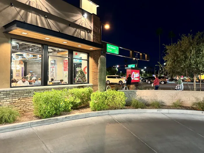 Raising Cane's Chicken Fingers Picture 6