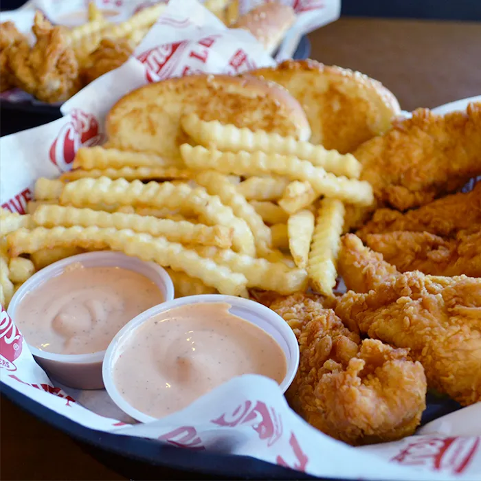 Raising Cane's Chicken Fingers Picture 10