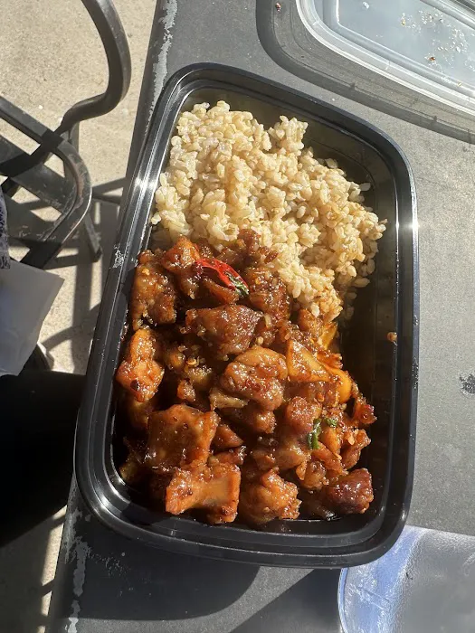 Totts Asian Diner Picture 1