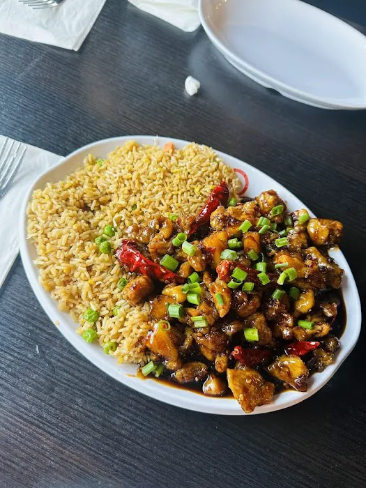 Totts Asian Diner Picture 6