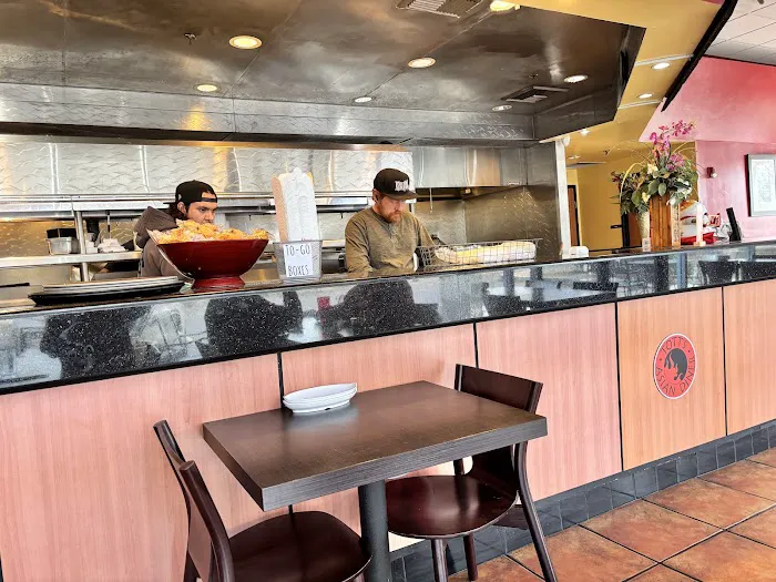 Totts Asian Diner Picture 7