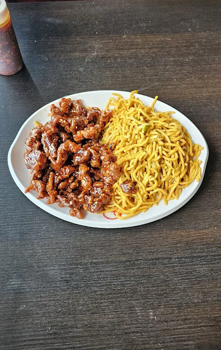 Totts Asian Diner Picture 5