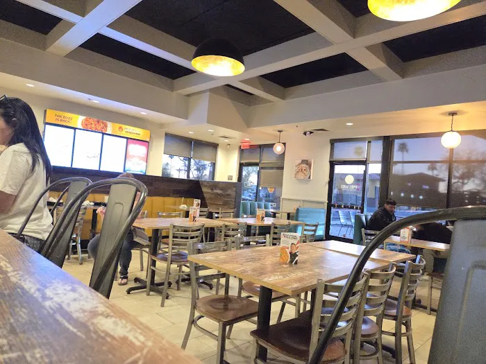 Pei Wei Asian Kitchen Picture 4