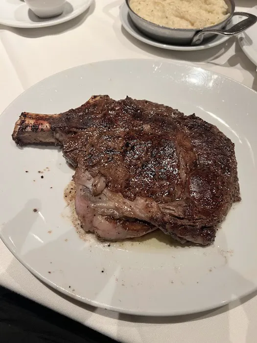 Fleming’s Prime Steakhouse & Wine Bar Picture 3