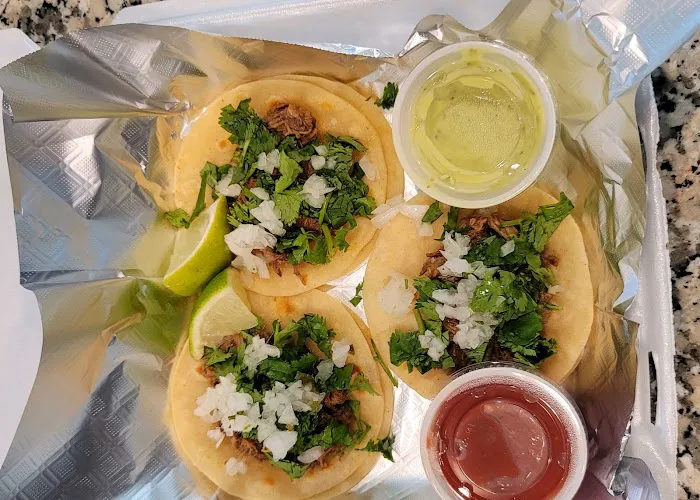 CHELLA'S KITCHEN Picture 10