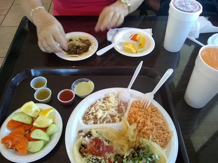 Tacos La Lomita Picture 1