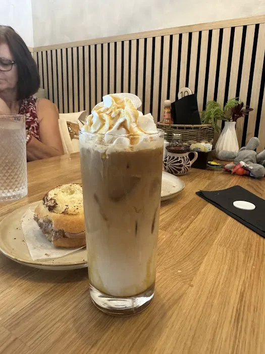 Ahuevo Café Picture 9