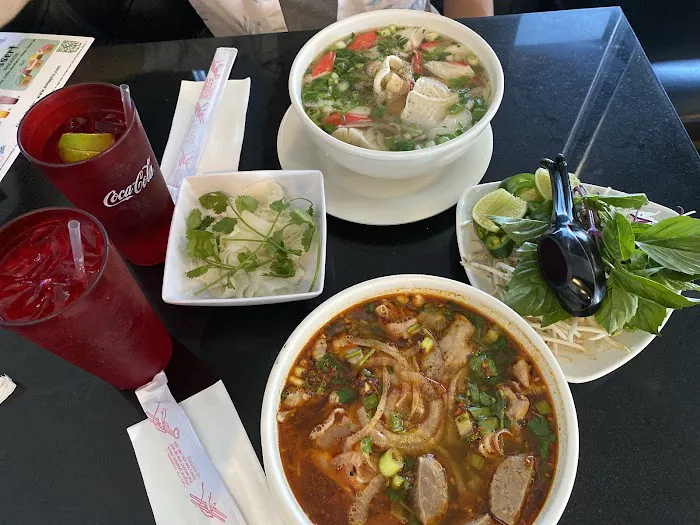 Zona Pho (83rd Ave) Picture 10