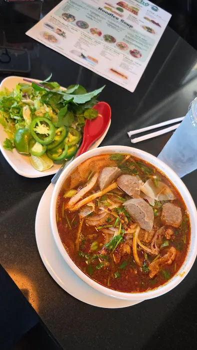 Zona Pho (83rd Ave) Picture 7