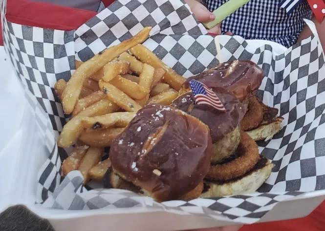 Amazeballs Food Truck Picture 2