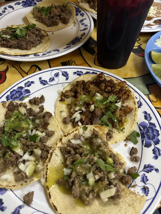 SUPER TACOS LOS CUAIS DE LAGOS Picture 4