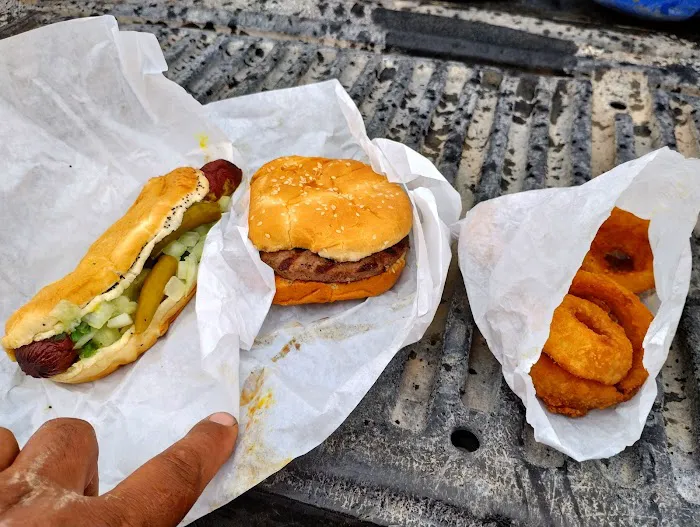 Dazzo's Dog House Picture 5