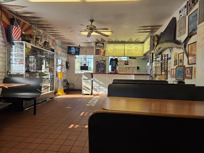 Dazzo's Dog House Picture 6