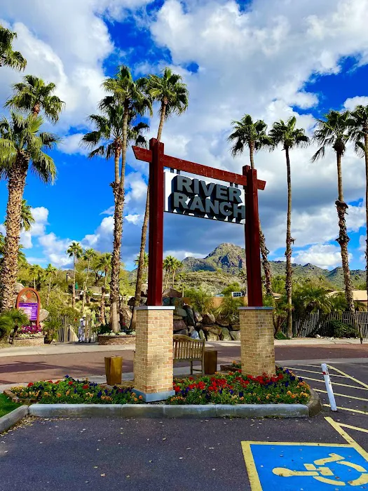 Hole-In-The-Wall BBQ Joint Picture 9