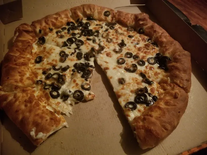 Little Caesars Pizza Picture 10