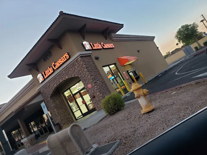 Little Caesars Pizza Picture 4