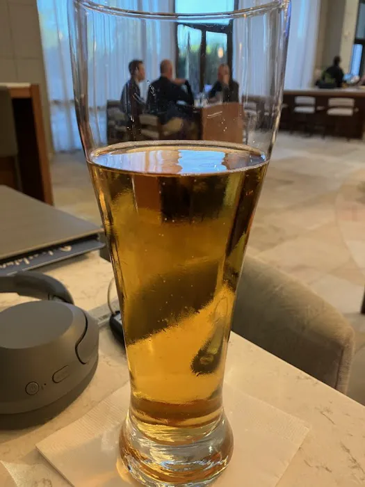 Red Rim Bistro and Lounge Picture 2