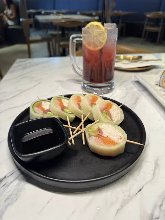 Zu Izakaya Sushi Bar Picture 2