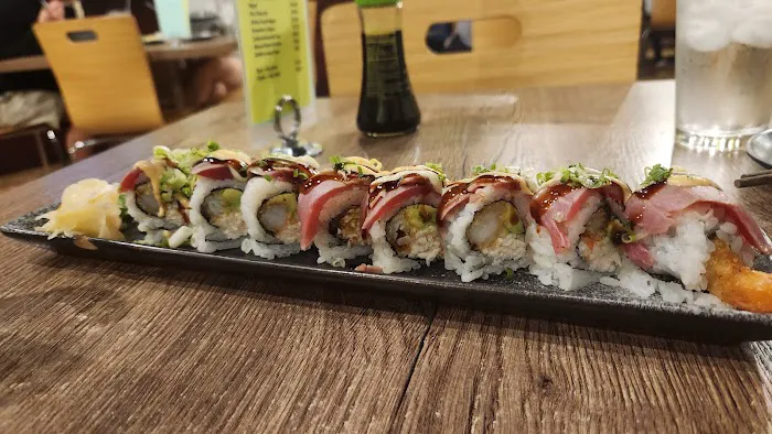 Maguro Sushi and Ramen Picture 3