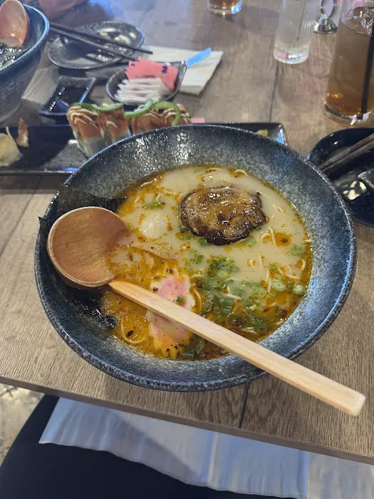 Maguro Sushi and Ramen Picture 6