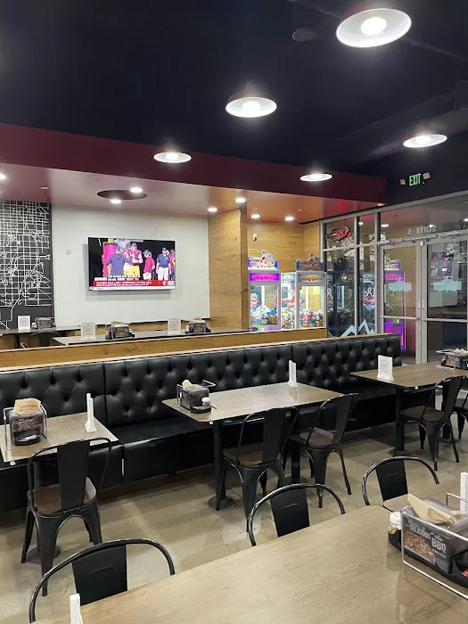 Mountain Mike's Pizza Picture 5