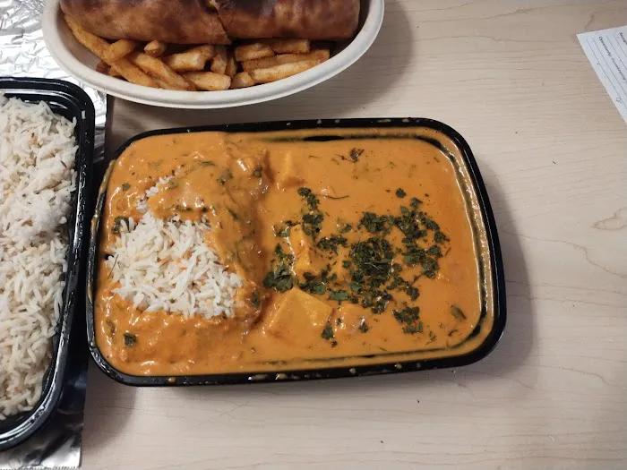 Halal Naan & Curry Picture 1