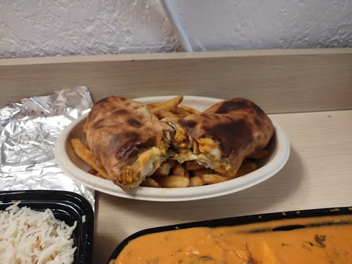 Halal Naan & Curry Picture 6
