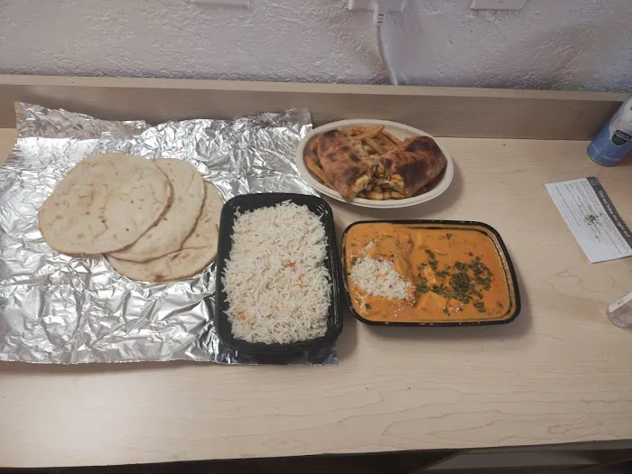 Halal Naan & Curry Picture 4