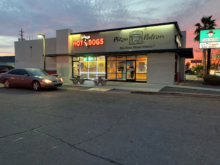 La Pasadita Hot Dogs Picture 10