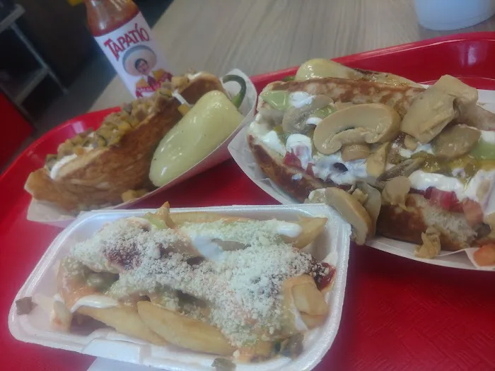 La Pasadita Hot Dogs Picture 2