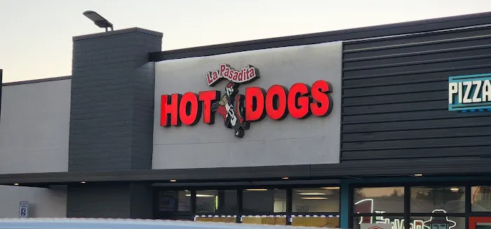 La Pasadita Hot Dogs Picture 1
