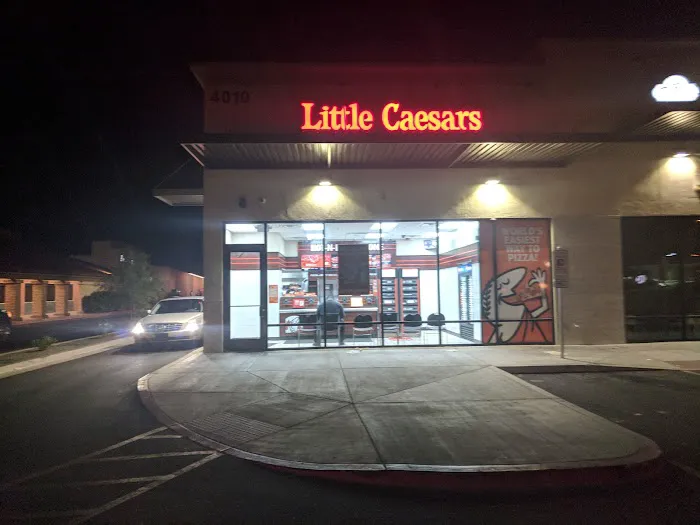 Little Caesars Pizza Picture 10