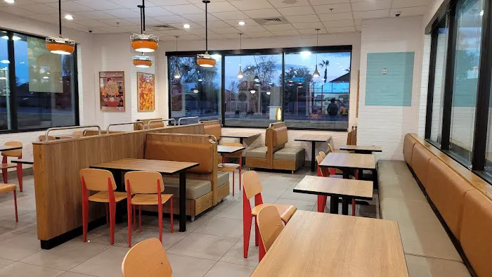 Popeyes Louisiana Kitchen Picture 1