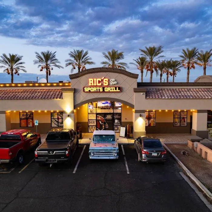 Ric’s On 95th Sports Grill Picture 8