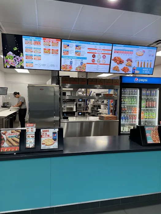 Pizza Patrón 75th Ave Picture 8