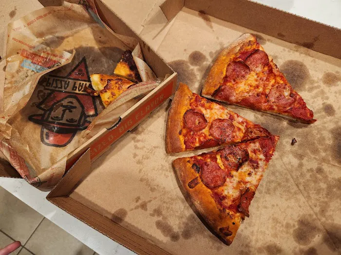 Pizza Patrón 75th Ave Picture 7